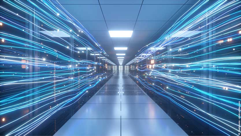 Serverraum mit blauen Streifen aus Licht stehen für Digitalisierungsmaßnahmen in Unternehmen.