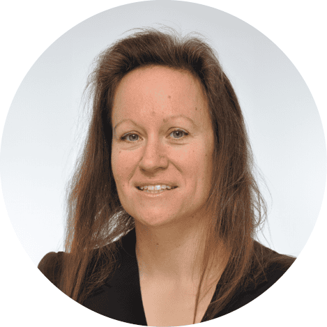 Dr Julia Borrmann