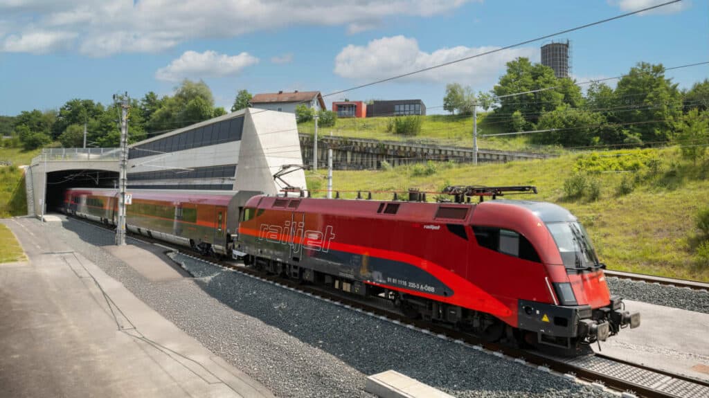© ÖBB / Harald Eisenberger - Railjet auf der Koralmbahn